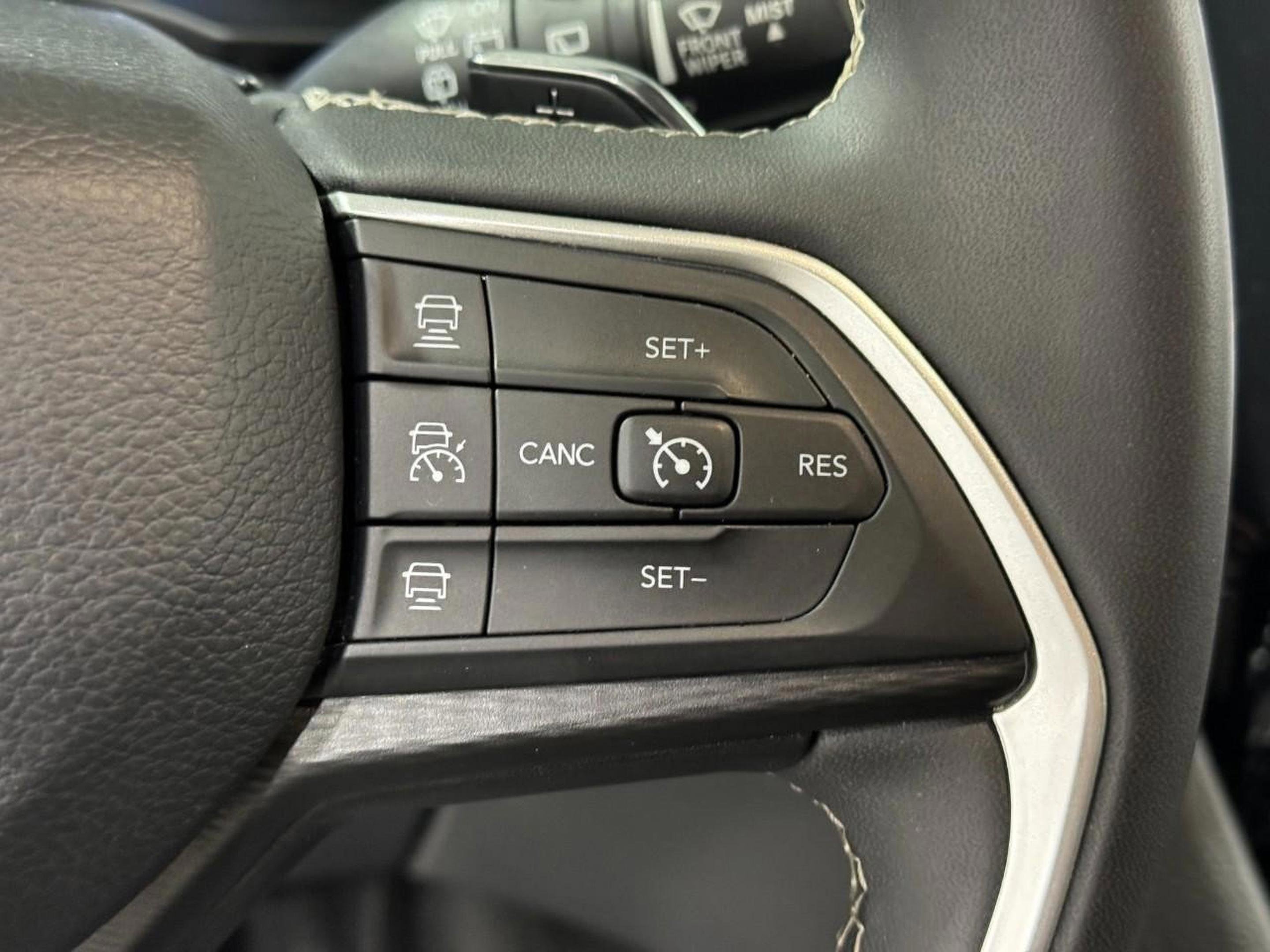 Used 2023 Jeep Grand Cherokee L Laredo image 30