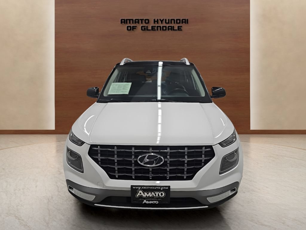 Used 2022 Hyundai Venue Limited FWD image 9