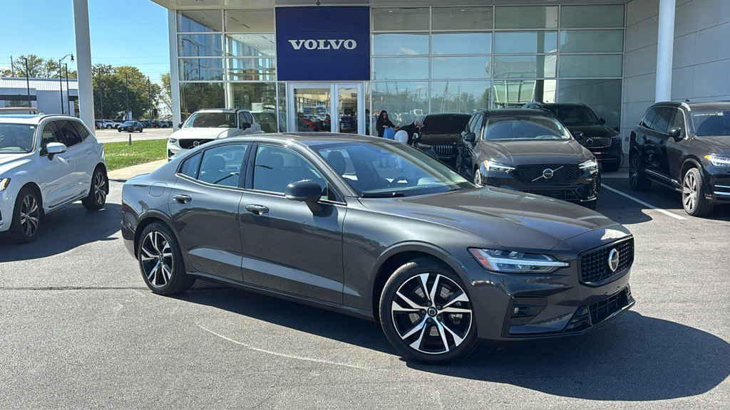 Certified 2024 Volvo S60 B5 Plus AWD/4WD image 2