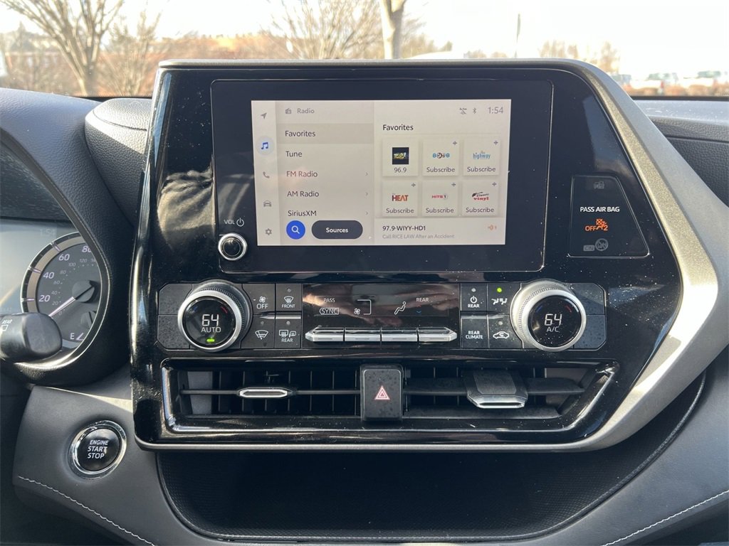 Used 2023 Toyota Highlander L image 18