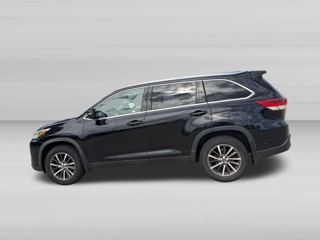 Used 2019 Toyota Highlander XLE AWD/4WD image 7