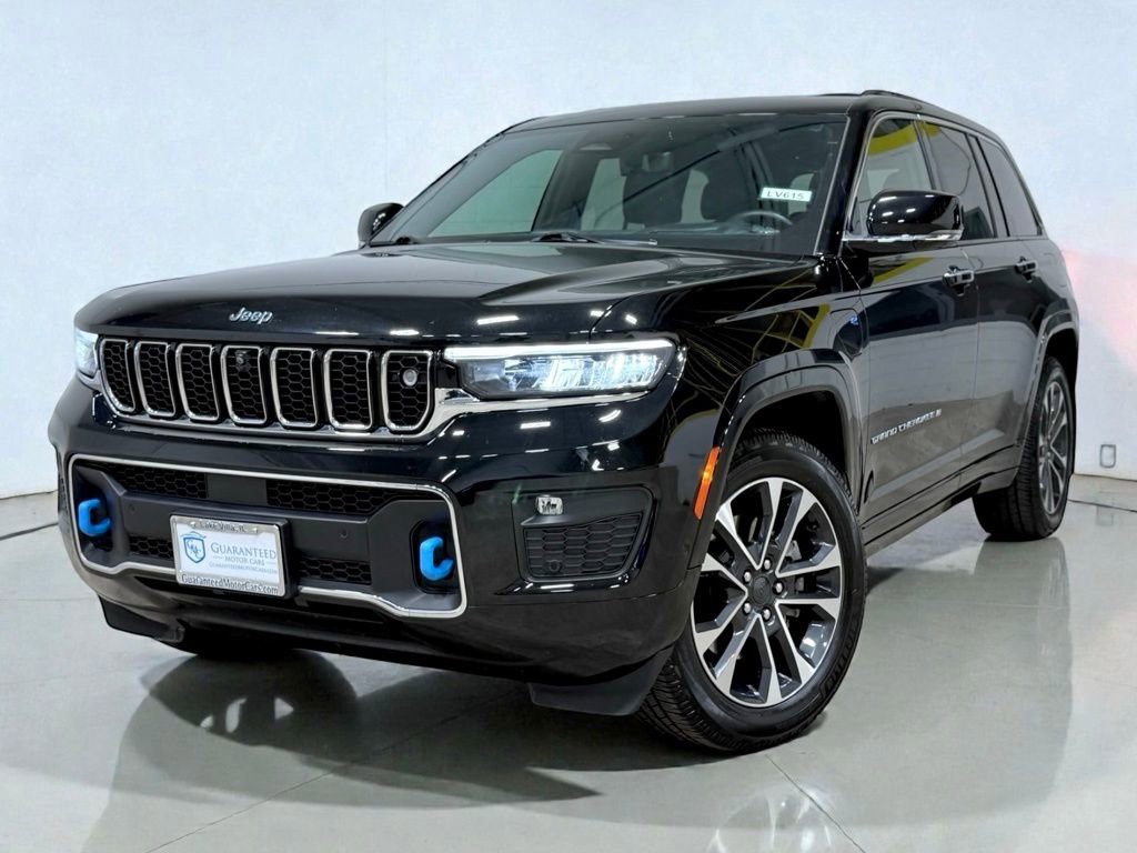 Used 2023 Jeep Grand Cherokee Overland w/ Advanced Protech Group III image 2