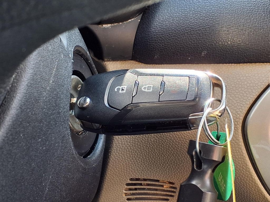 Used 2020 Ford EcoSport S image 28