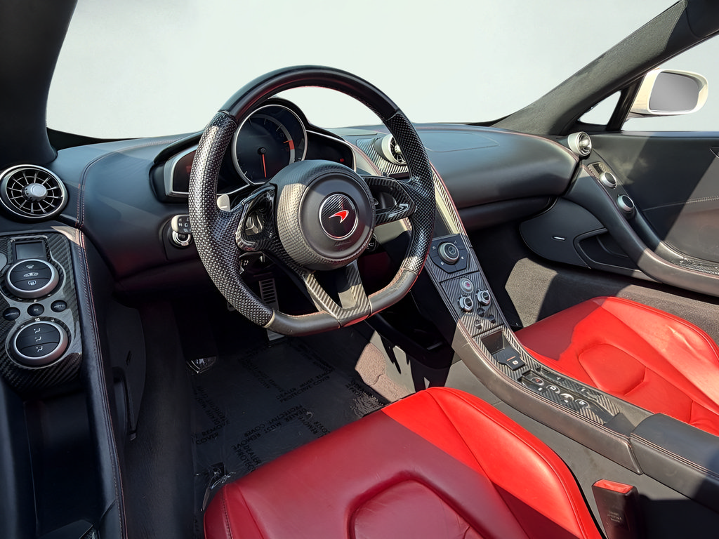 Used 2015 McLaren 650S Spider RWD image 16