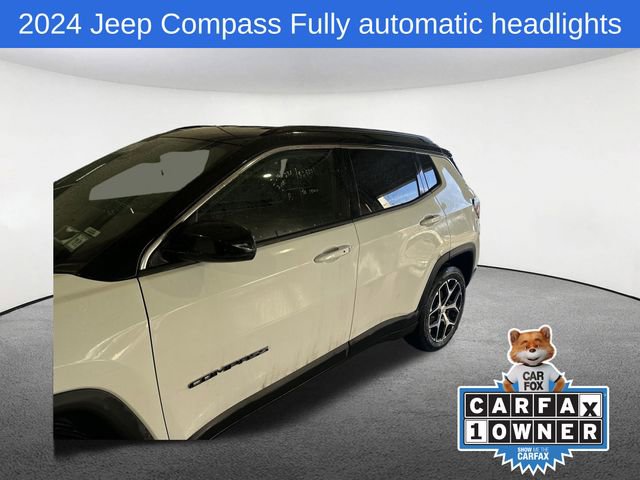 Used 2024 Jeep Compass Limited image 27