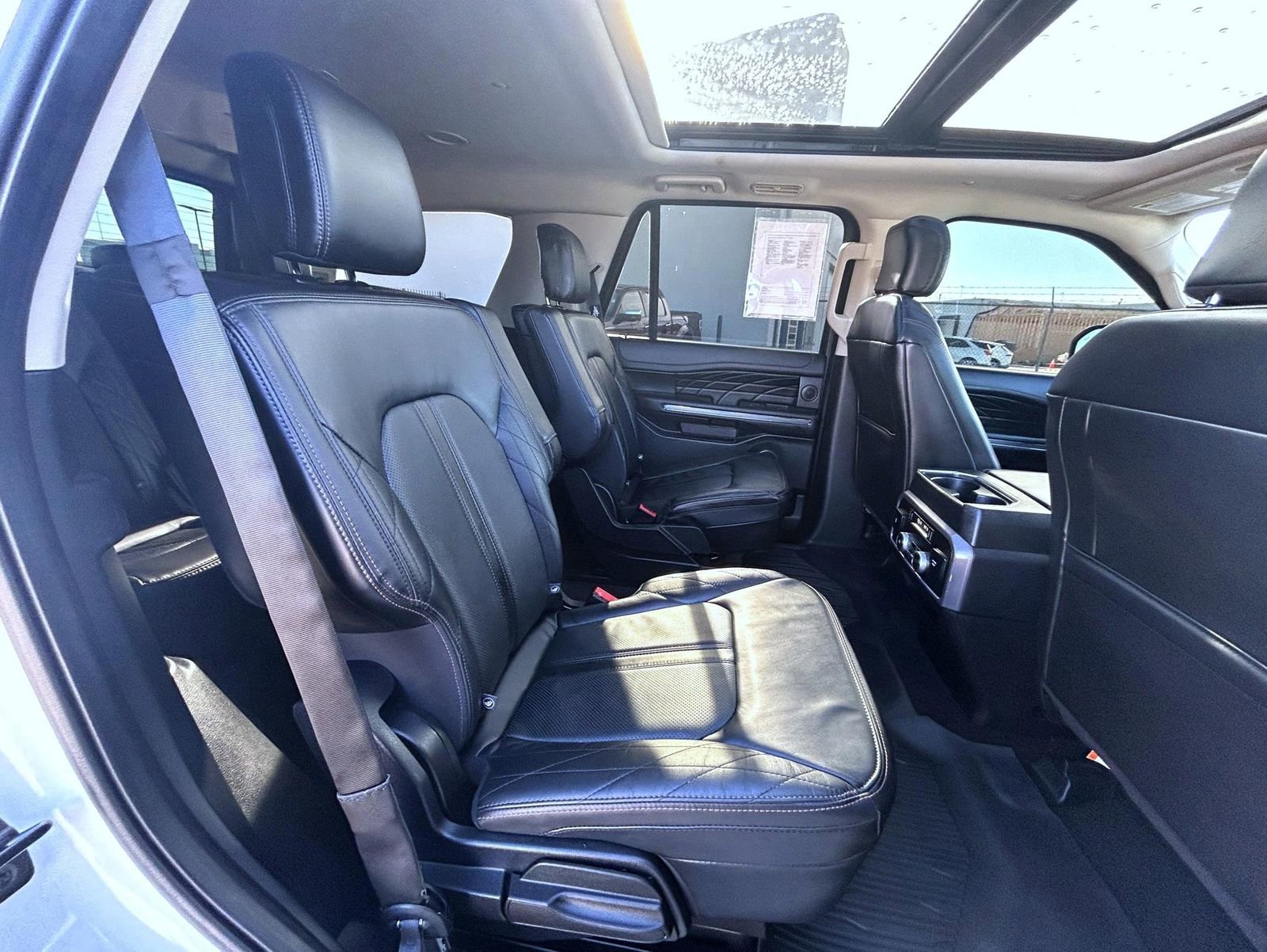 Used 2021 Ford Expedition Platinum image 19
