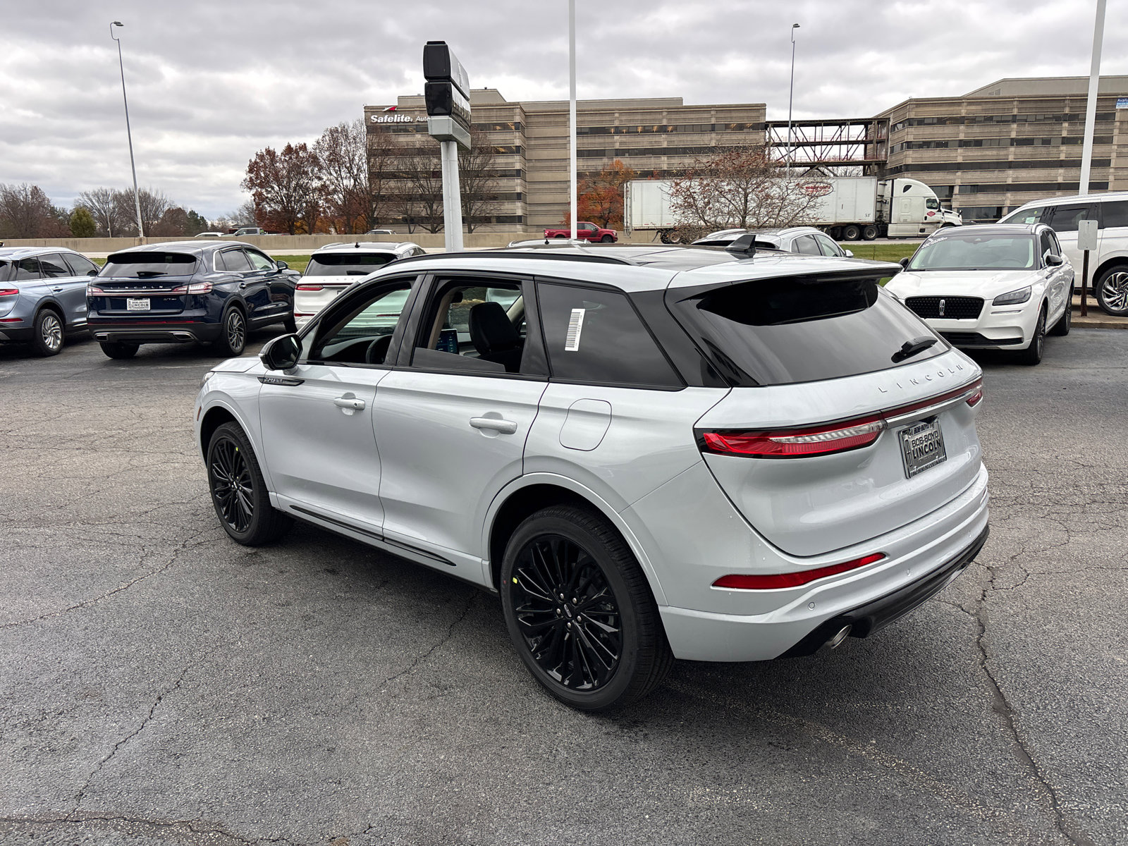 New 2026 Lincoln Corsair Premiere image 5