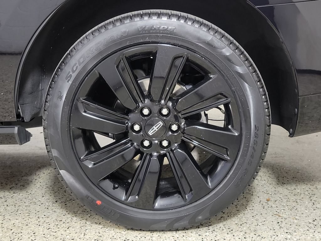 Certified 2023 Lincoln Navigator Reserve AWD/4WD image 8