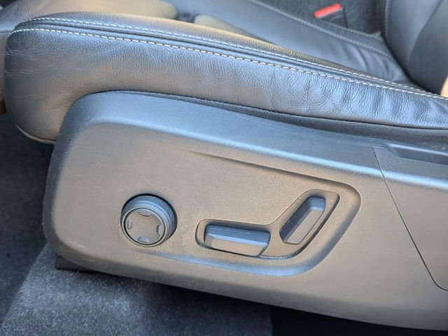 Certified 2023 Volvo XC40 B5 Plus image 14