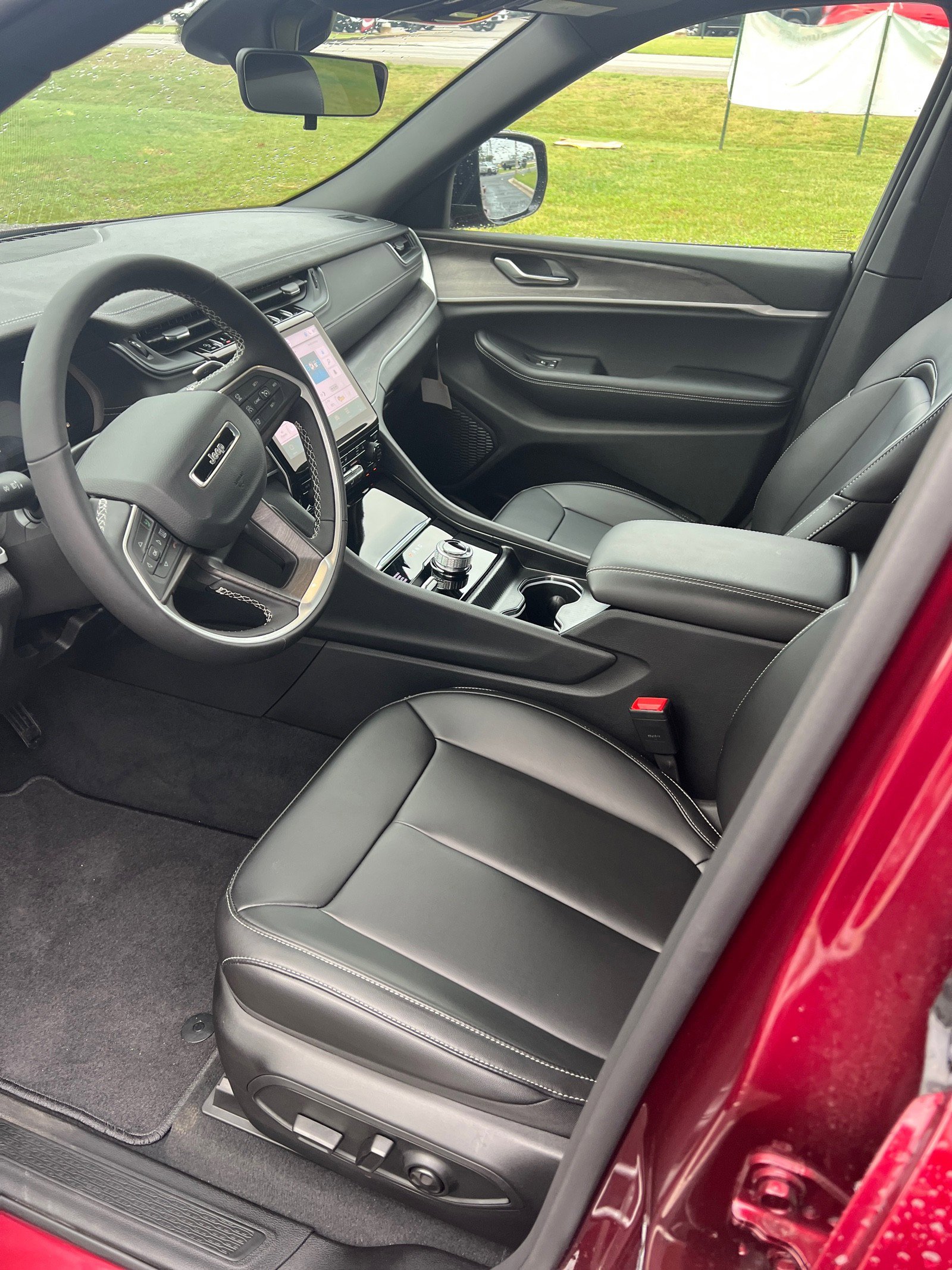 New 2025 Jeep Grand Cherokee Limited image 14