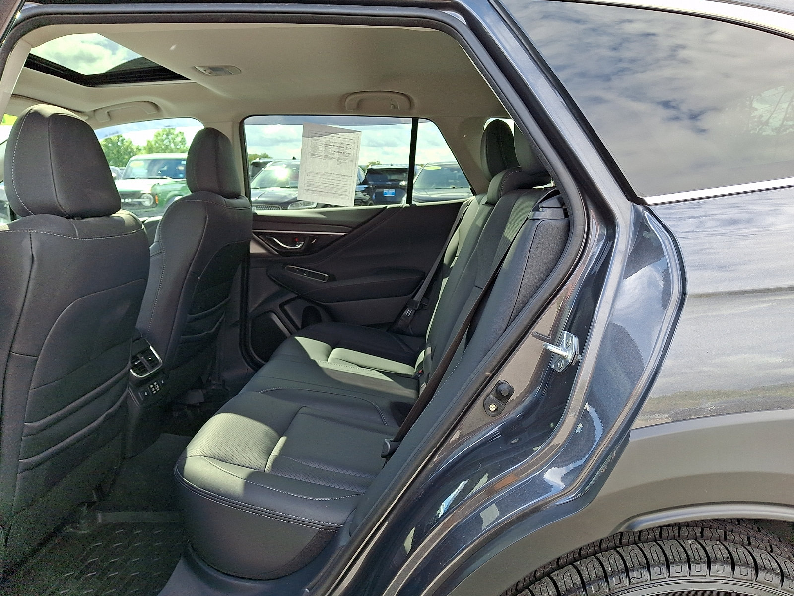 Used 2023 Subaru Outback Limited AWD/4WD image 11