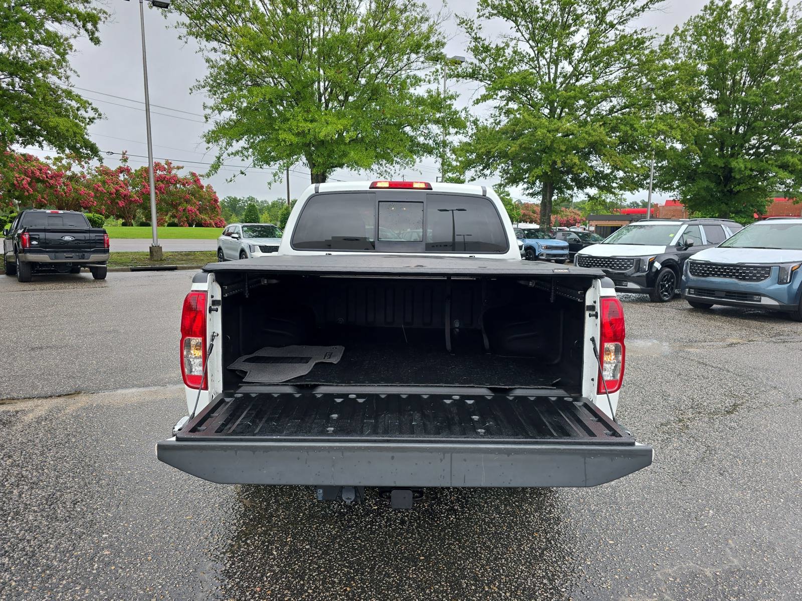 Used 2019 Nissan Frontier SV w/ Value Truck Package RWD image 12