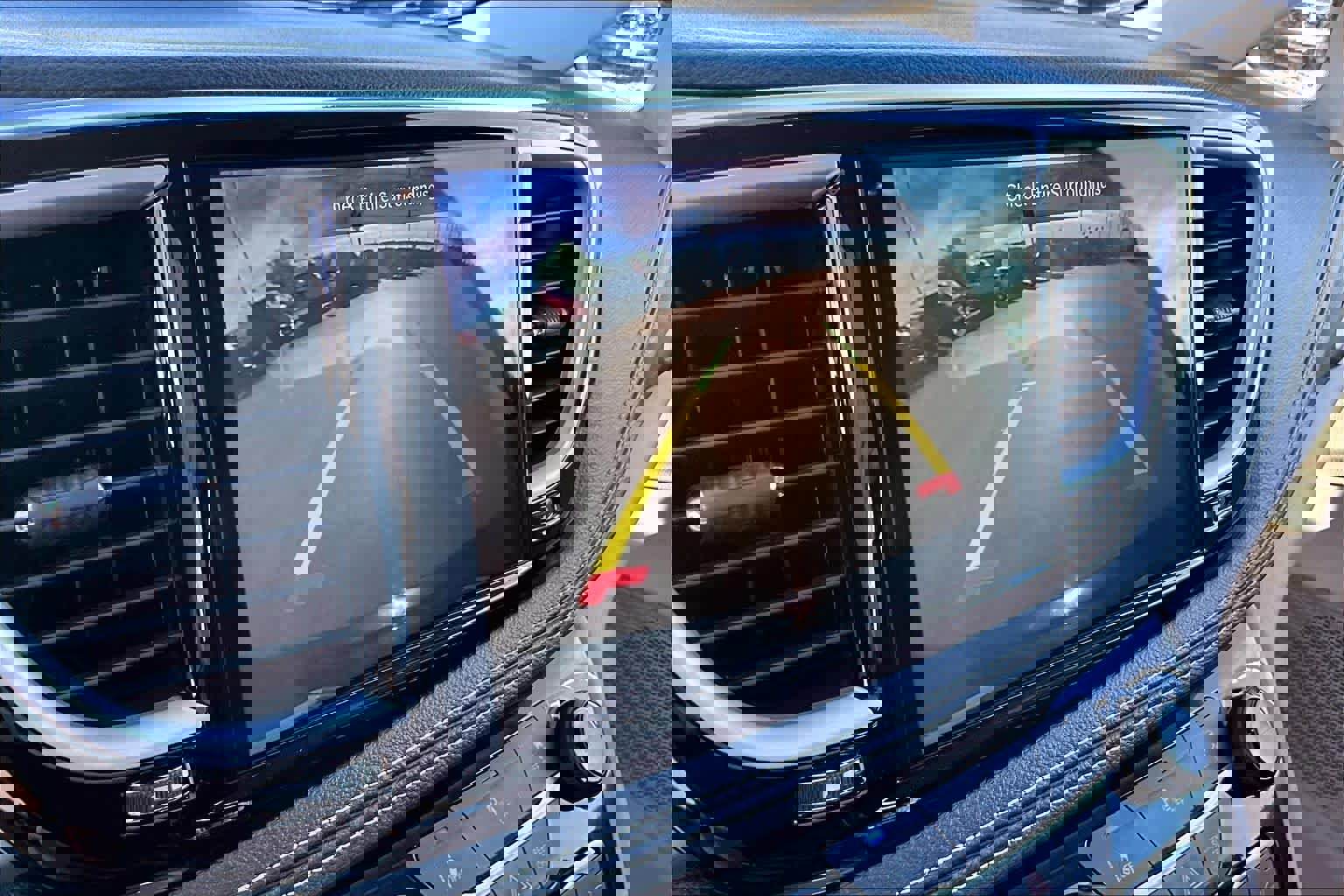 Used 2024 Chrysler Pacifica Select image 24