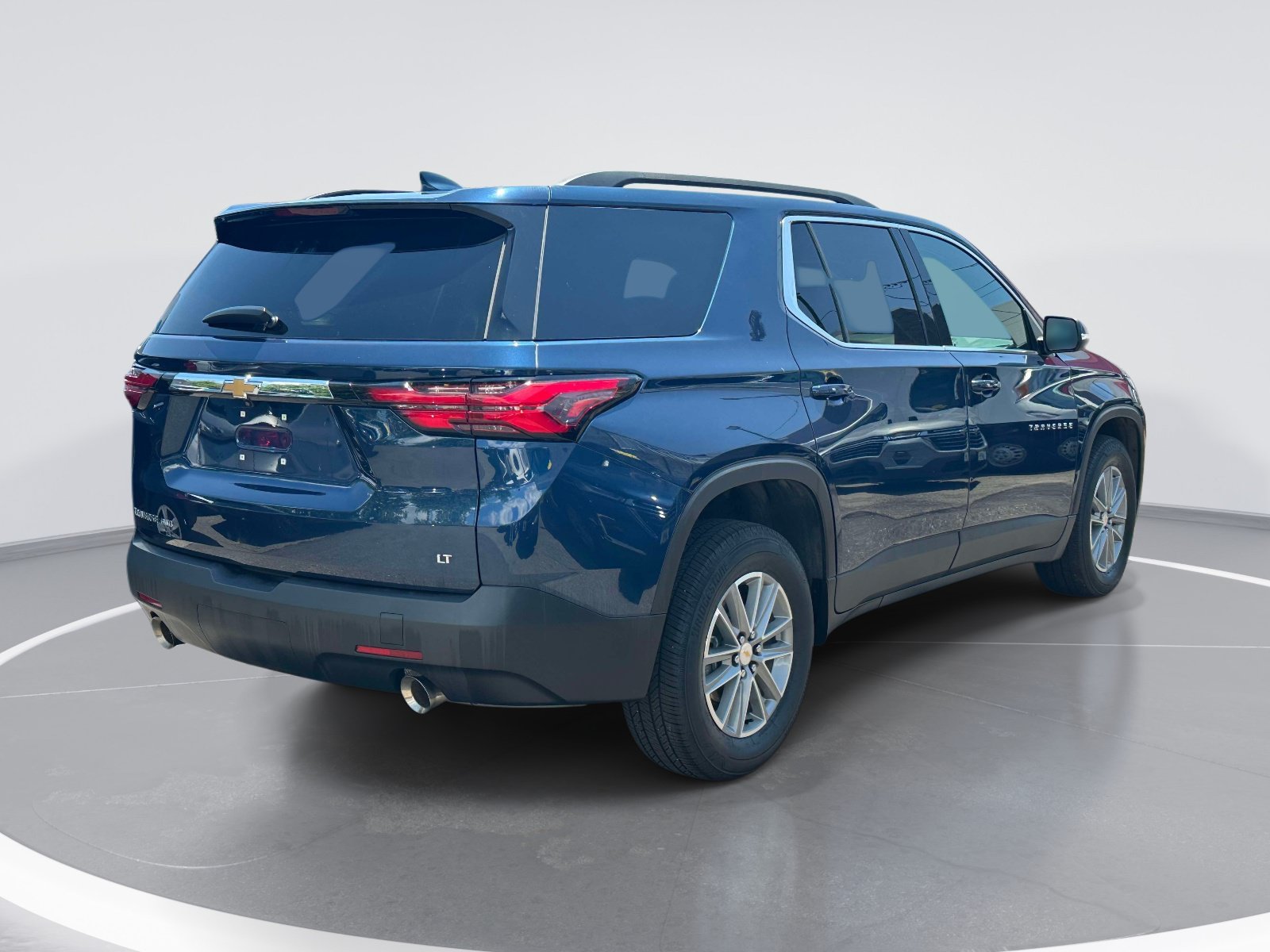 Used 2023 Chevrolet Traverse LT w/ LPO, Floor Liner Package AWD/4WD image 4