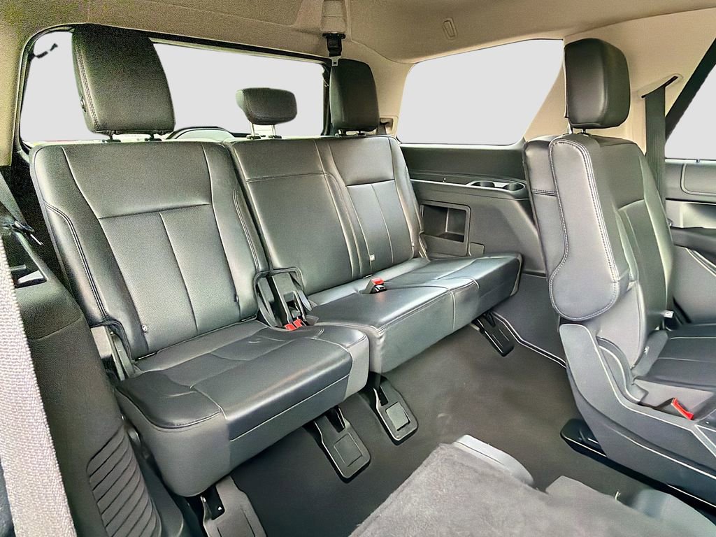 Used 2024 Ford Expedition XLT image 24