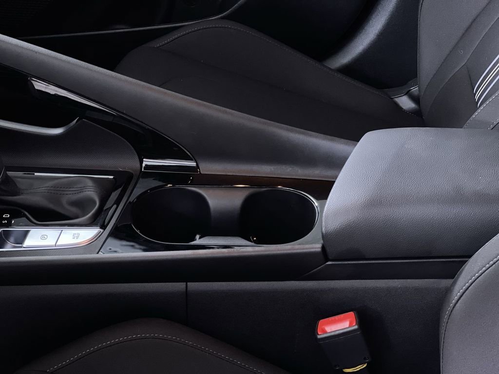 Used 2025 Hyundai Elantra SEL image 23