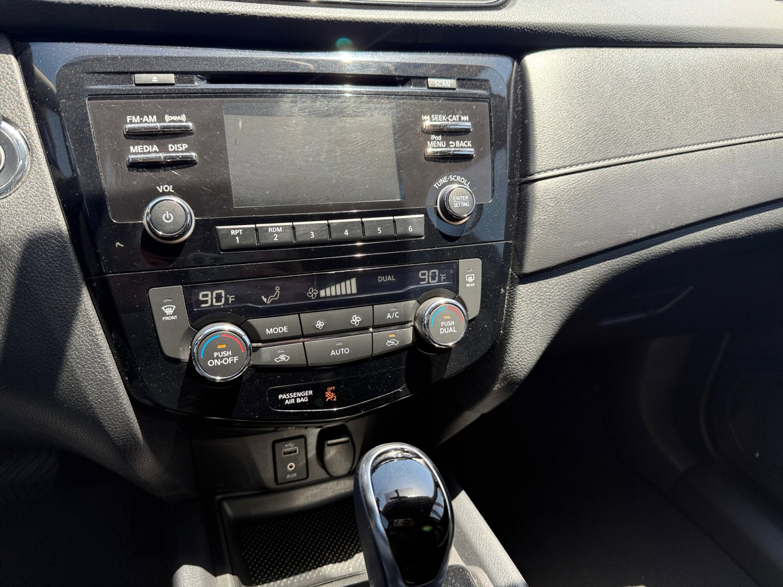 Used 2017 Nissan Rogue SV w/ Midnight Edition AWD/4WD image 12