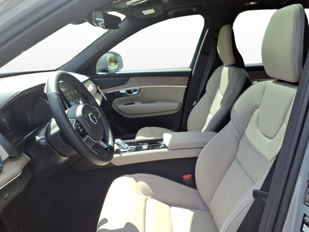 New 2026 Volvo XC90 B6 Plus w/ Protection Package Premier image 13