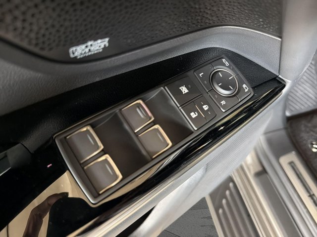 Certified 2025 Lexus LX 700h Luxury AWD/4WD image 9