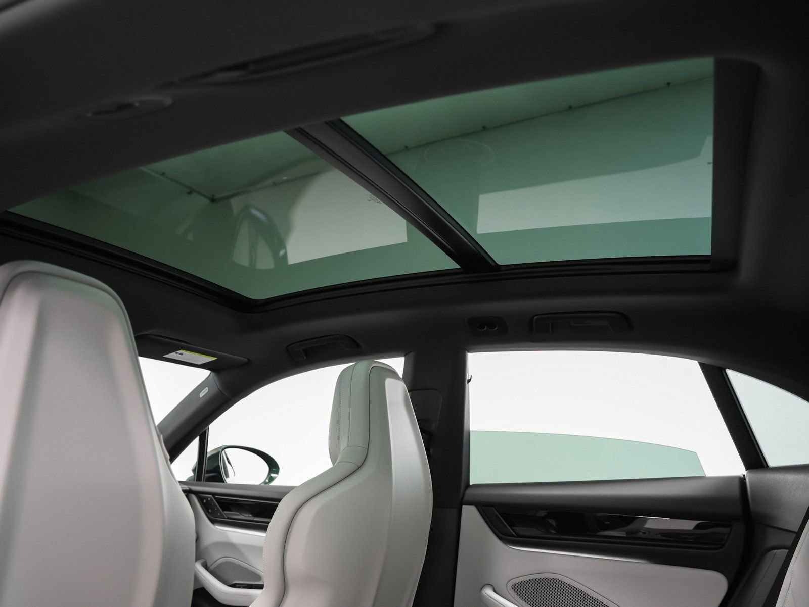 New 2025 Porsche Macan 4S Electric image 45