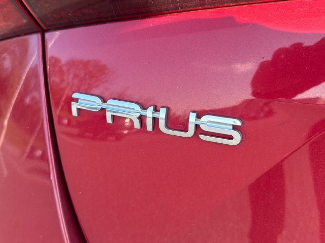 Used 2019 Toyota Prius LE FWD image 17