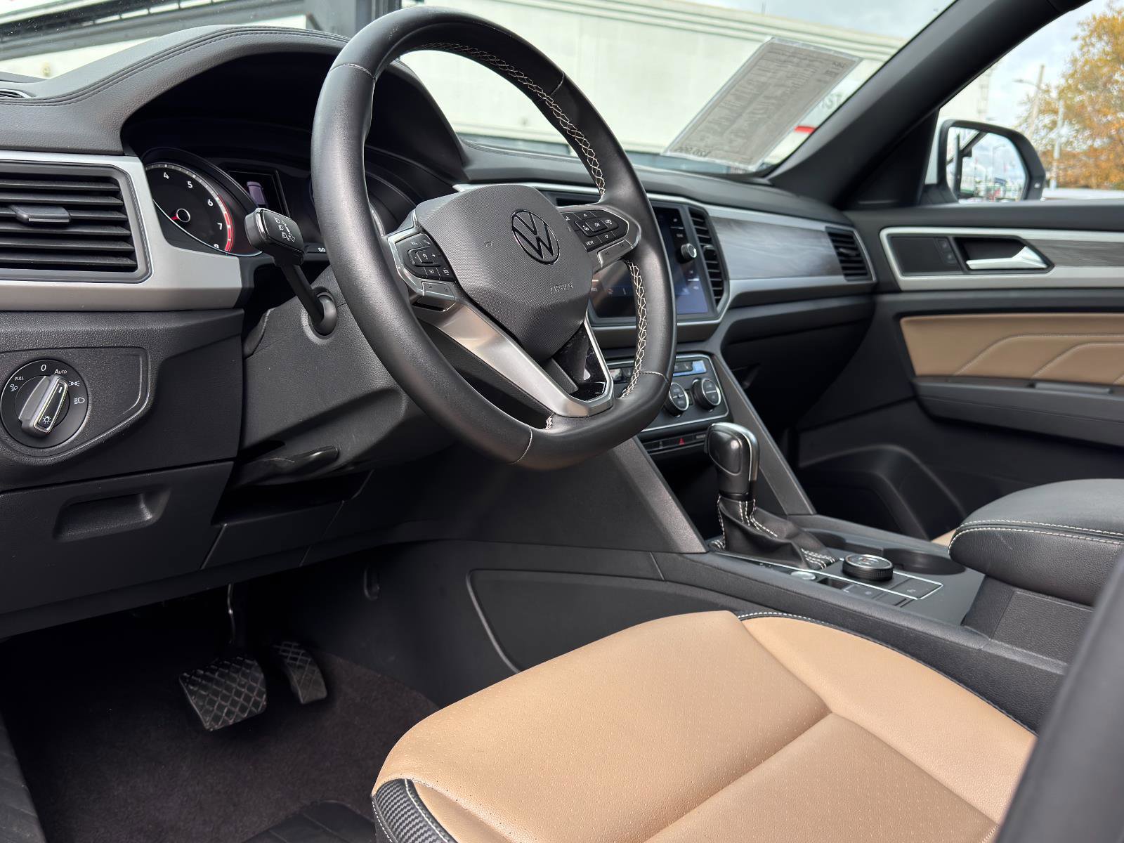 Used 2021 Volkswagen Atlas Cross Sport SE image 15