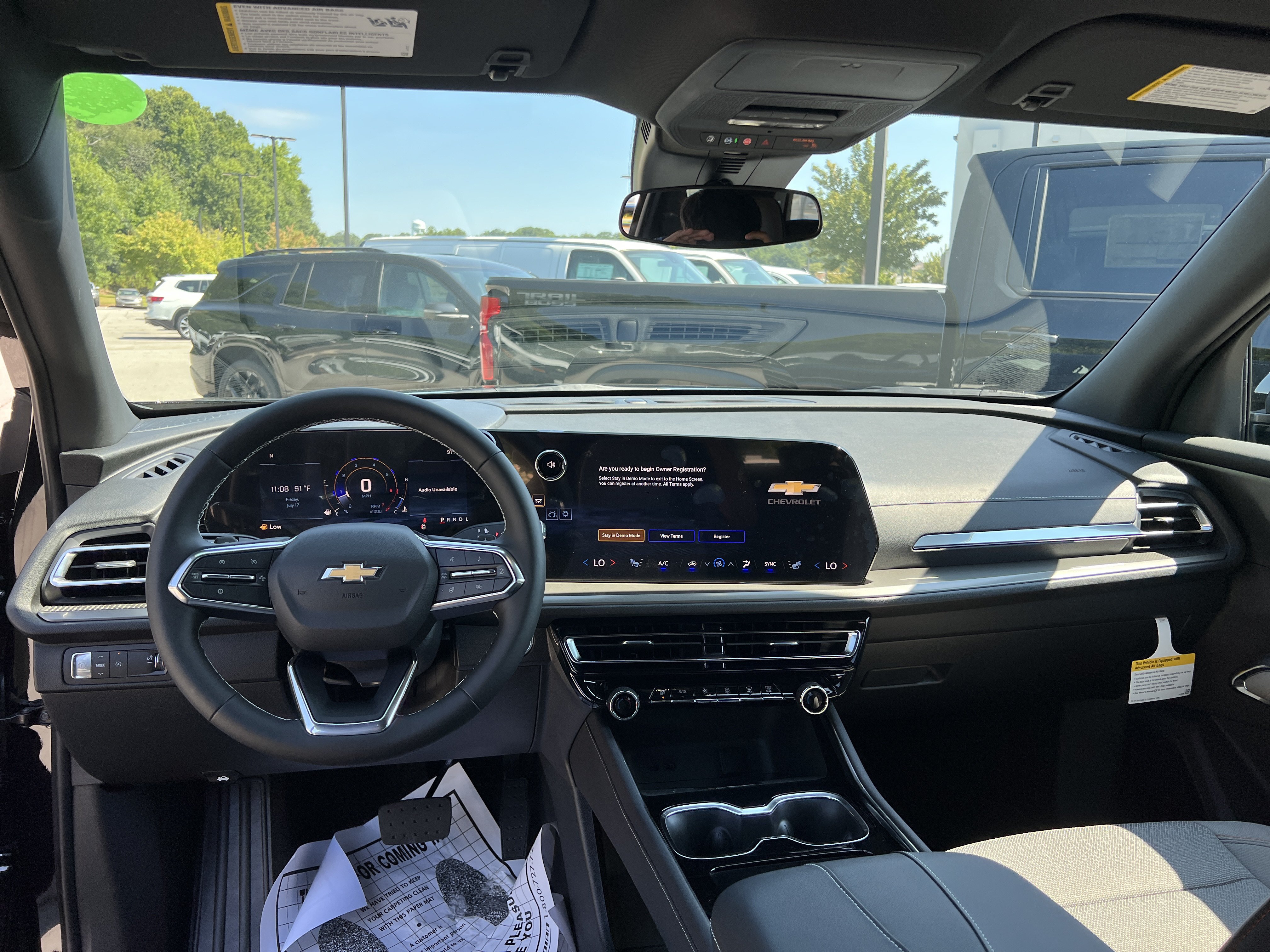 New 2026 Chevrolet Traverse LT w/ Sun and Wheel Package FWD image 32