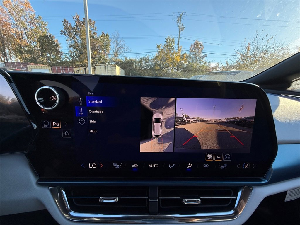 New 2026 Chevrolet Equinox EV LT image 28