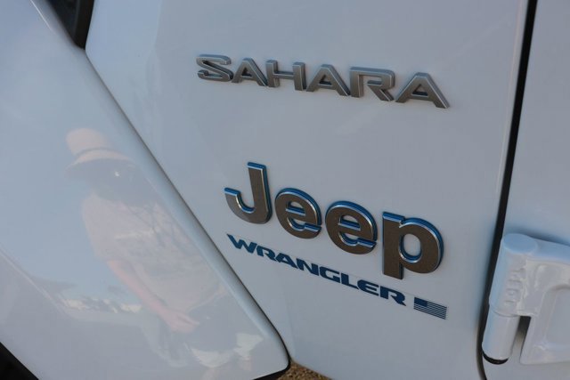 Used 2024 Jeep Wrangler Sahara image 7