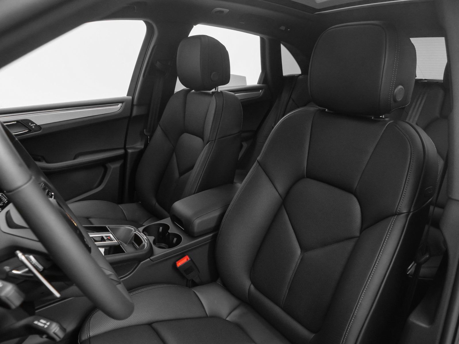 Certified 2025 Porsche Macan image 39