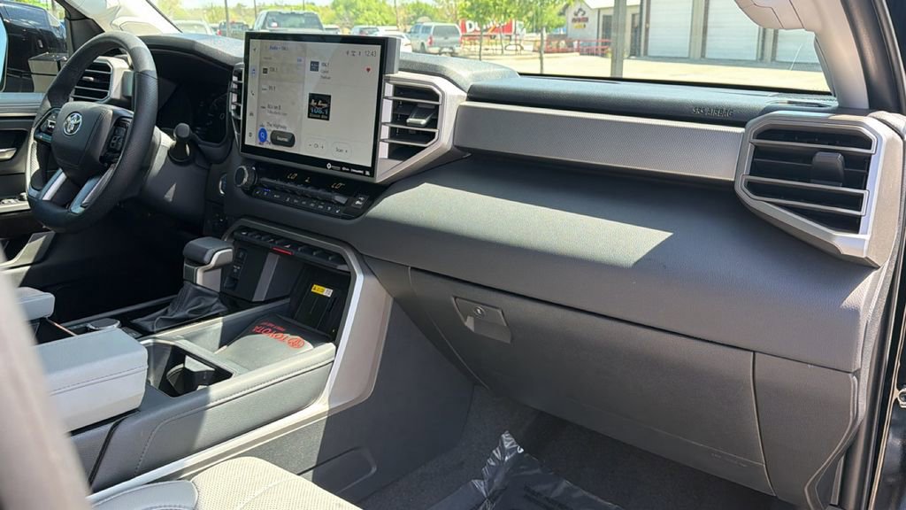 Used 2023 Toyota Tundra Limited image 40