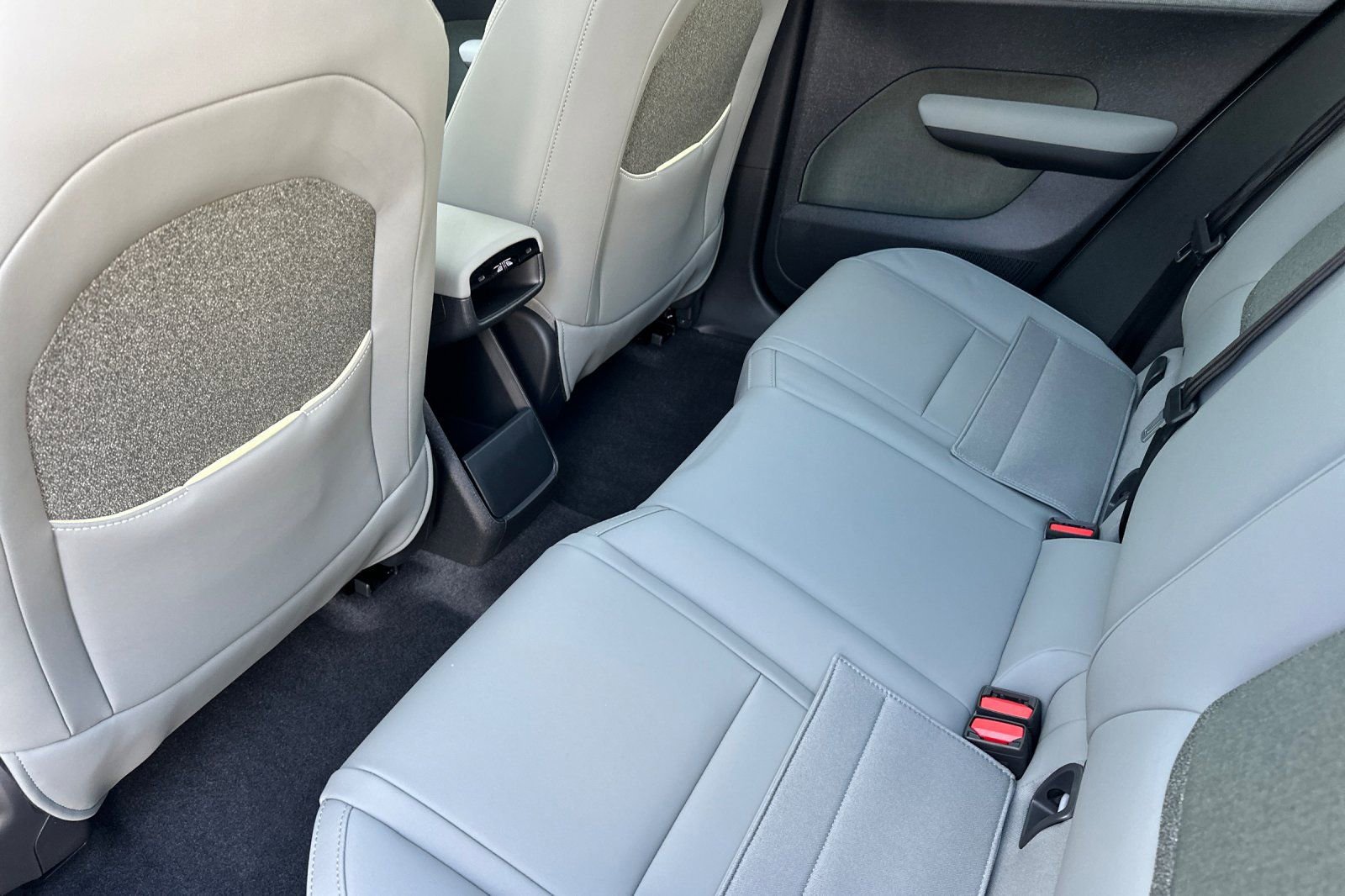 New 2026 Volvo EX30 Cross Country Ultra w/ Protection Package Premier image 4