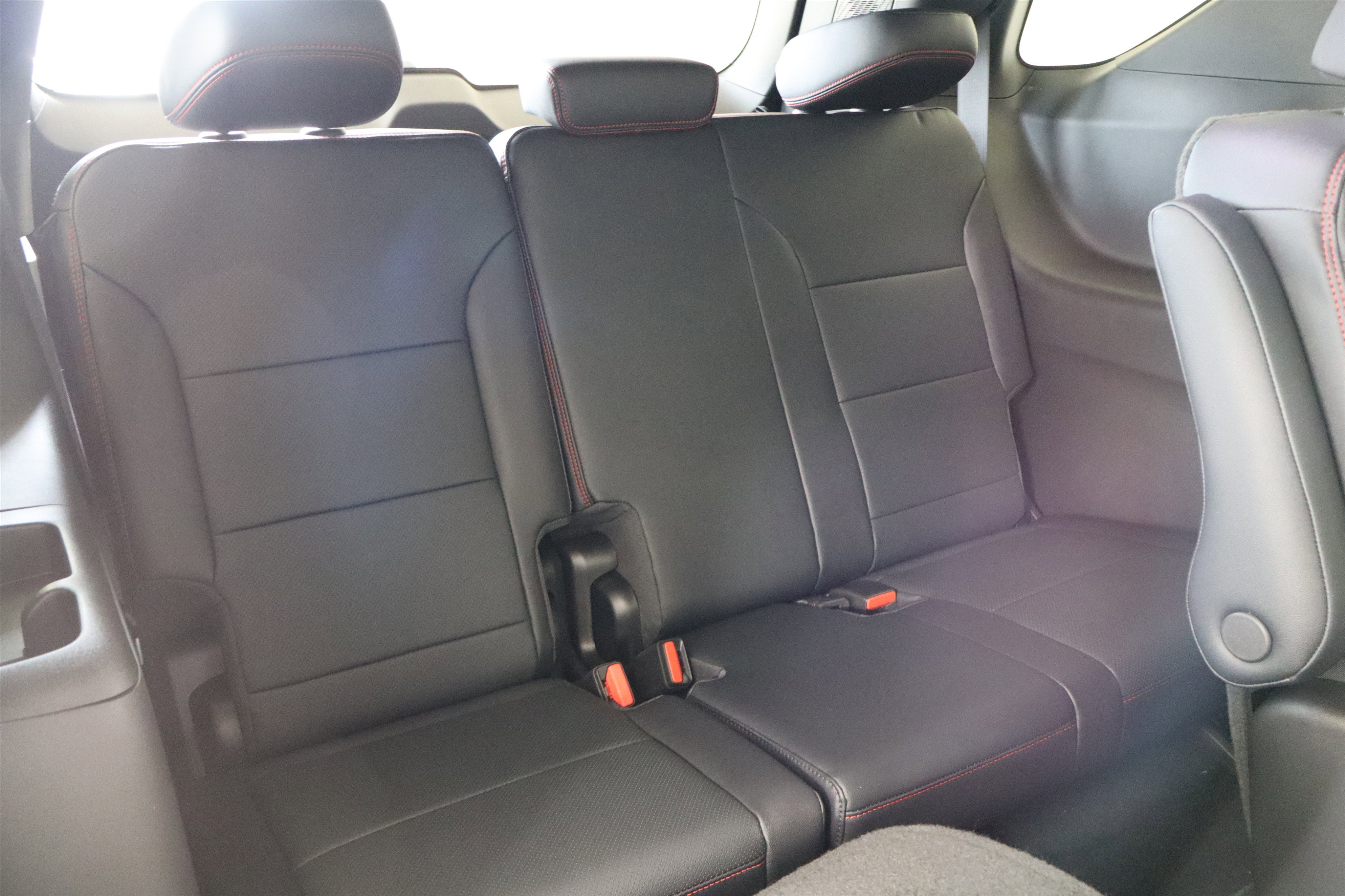 New 2026 Chevrolet Traverse RS w/ LPO, Floor Liner Package FWD image 21