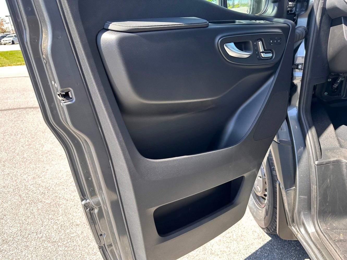 Used 2025 Mercedes-Benz Sprinter 2500 image 10