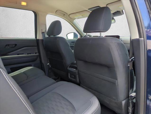Used 2024 Nissan Pathfinder SV FWD image 20