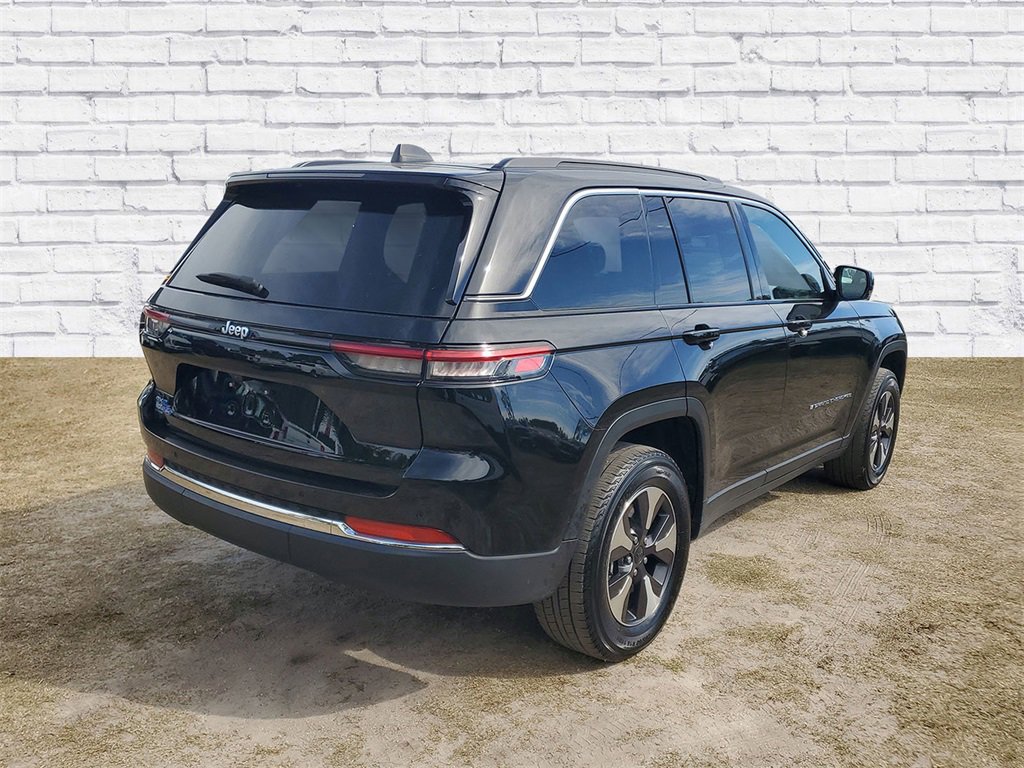 Used 2024 Jeep Grand Cherokee Limited 4xe image 2