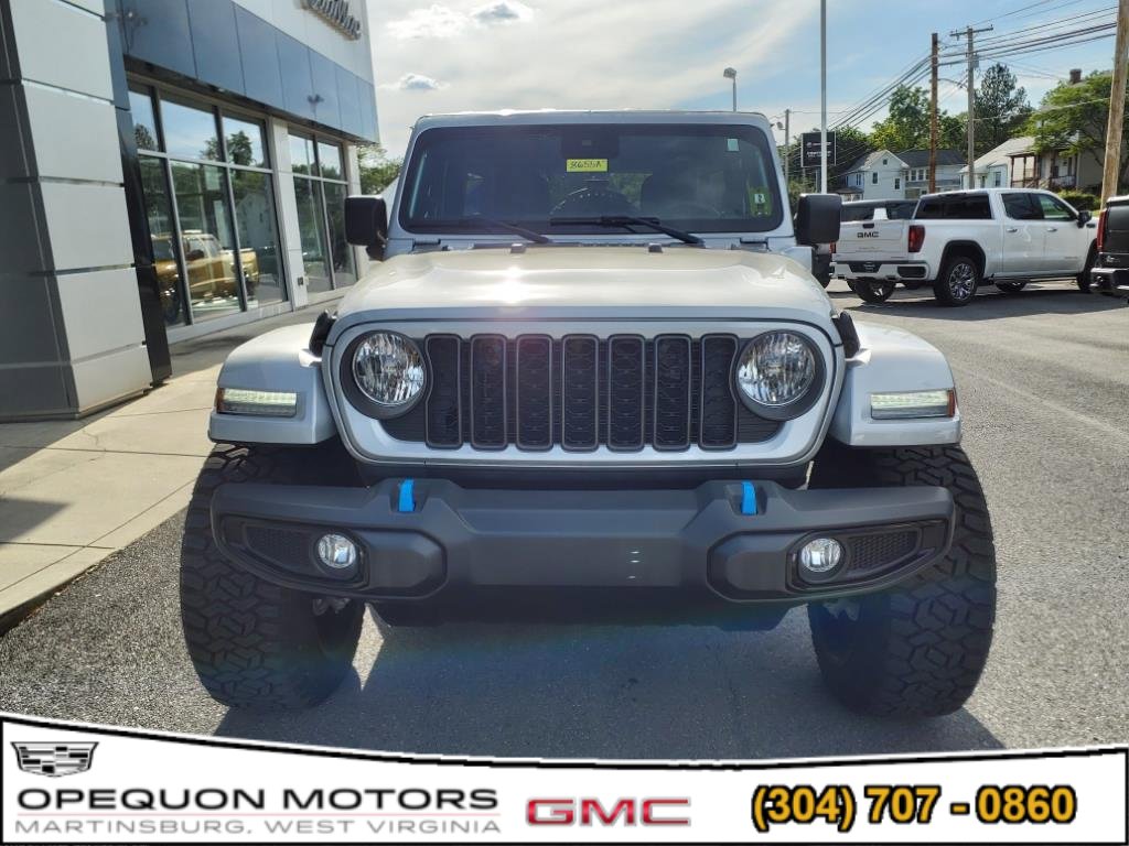 Used 2024 Jeep Wrangler Unlimited w/ Convenience Group AWD/4WD image 4
