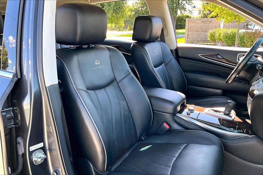 Used 2013 INFINITI JX35 AWD w/ Premium Pkg image 28