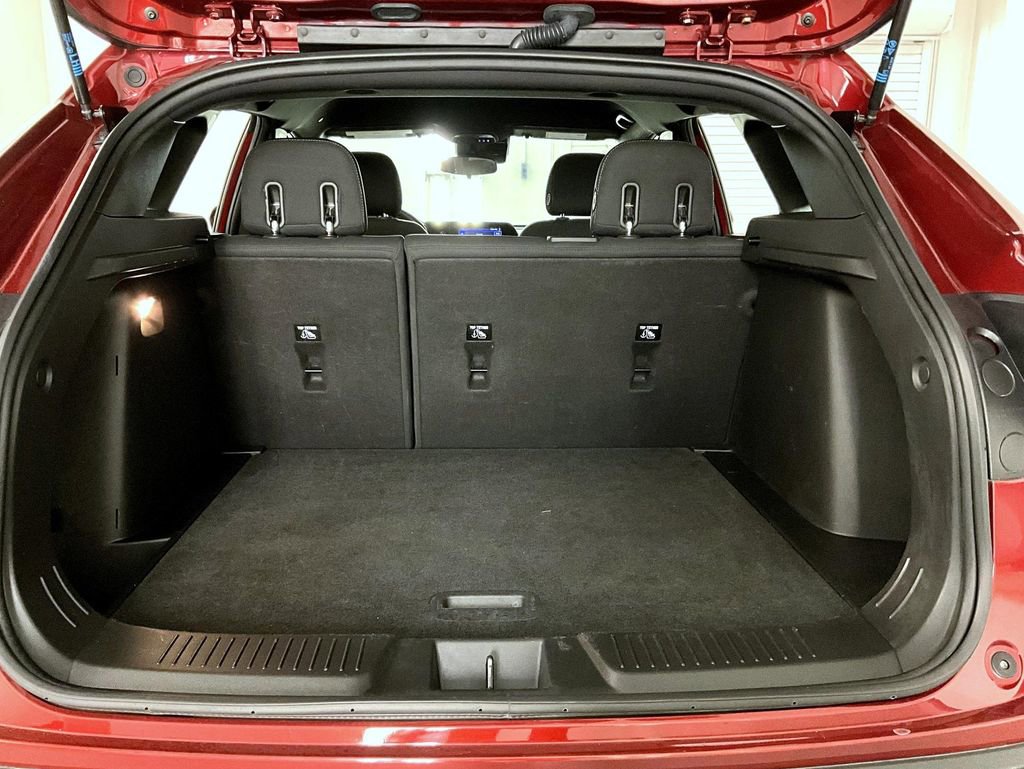 Certified 2024 Chevrolet Trax RS w/ Driver Confidence Package image 21