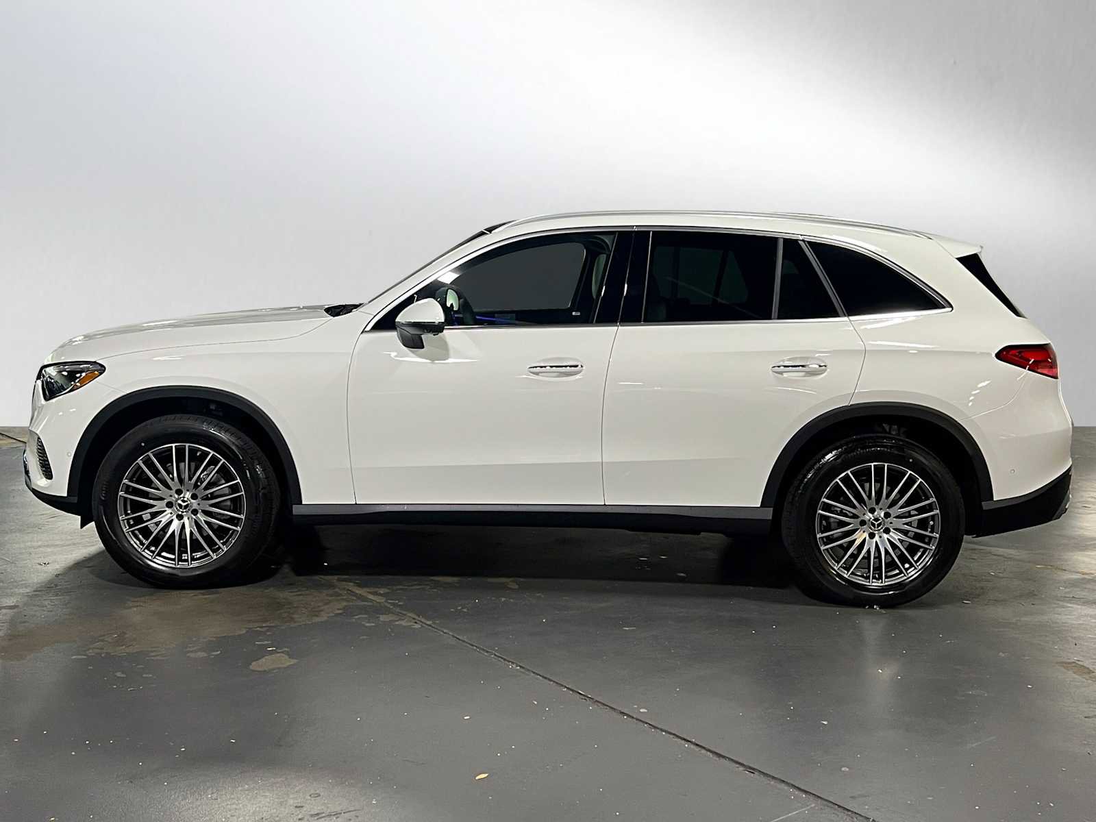 New 2025 Mercedes-Benz GLC 300 4MATIC image 4