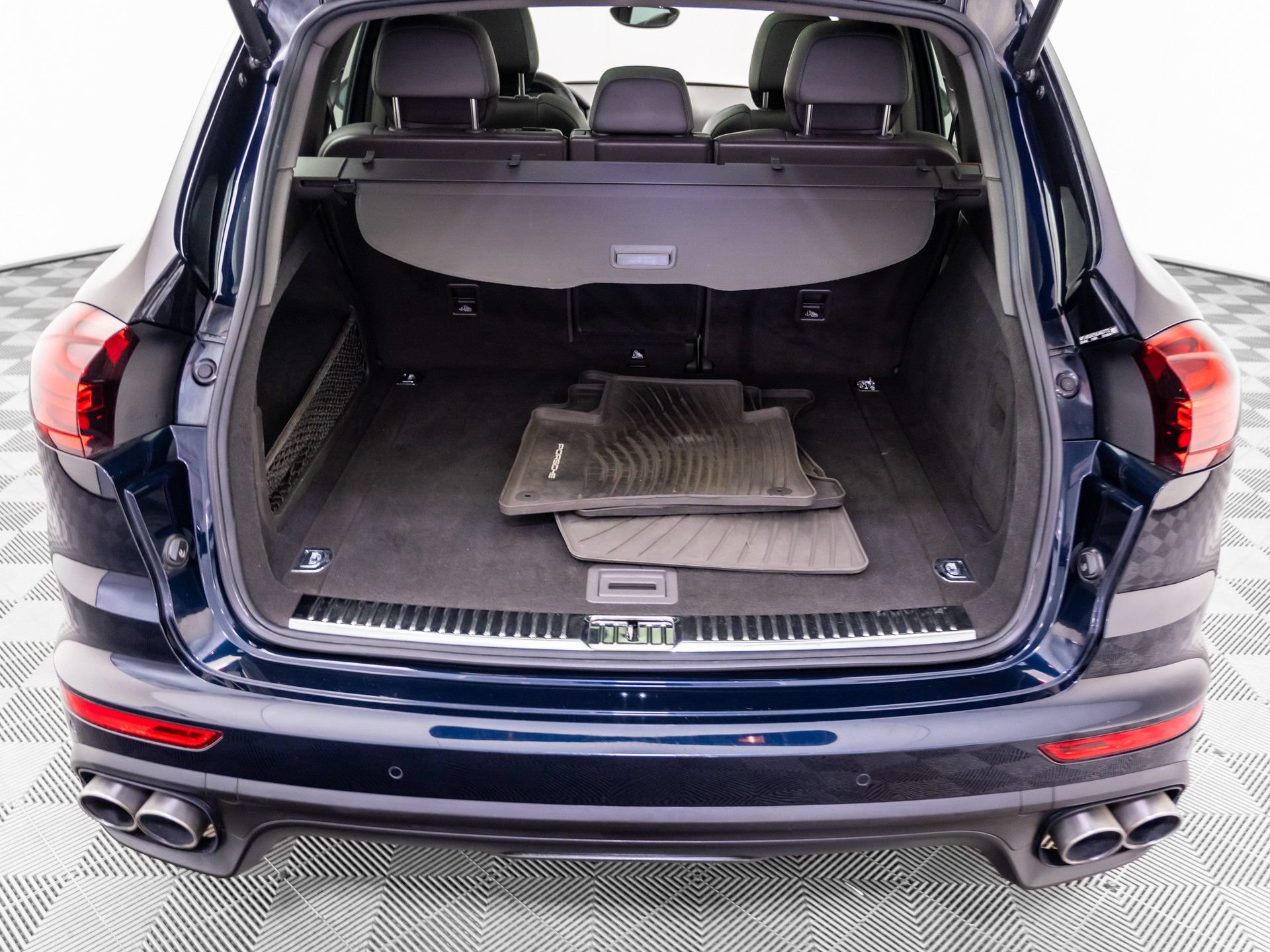 Used 2018 Porsche Cayenne S AWD/4WD image 25