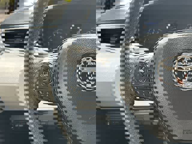 Used 2025 Toyota Corolla LE image 8