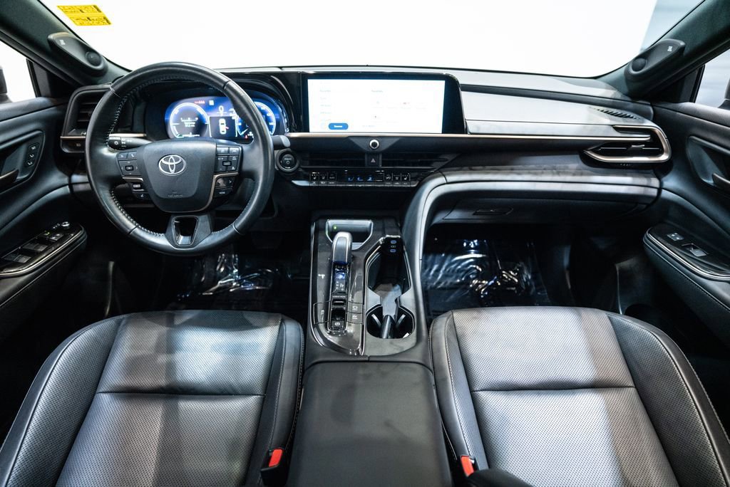 Used 2024 Toyota Crown AWD/4WD image 13