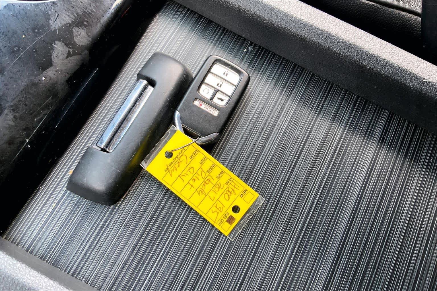 Used 2017 Honda Pilot Touring image 14