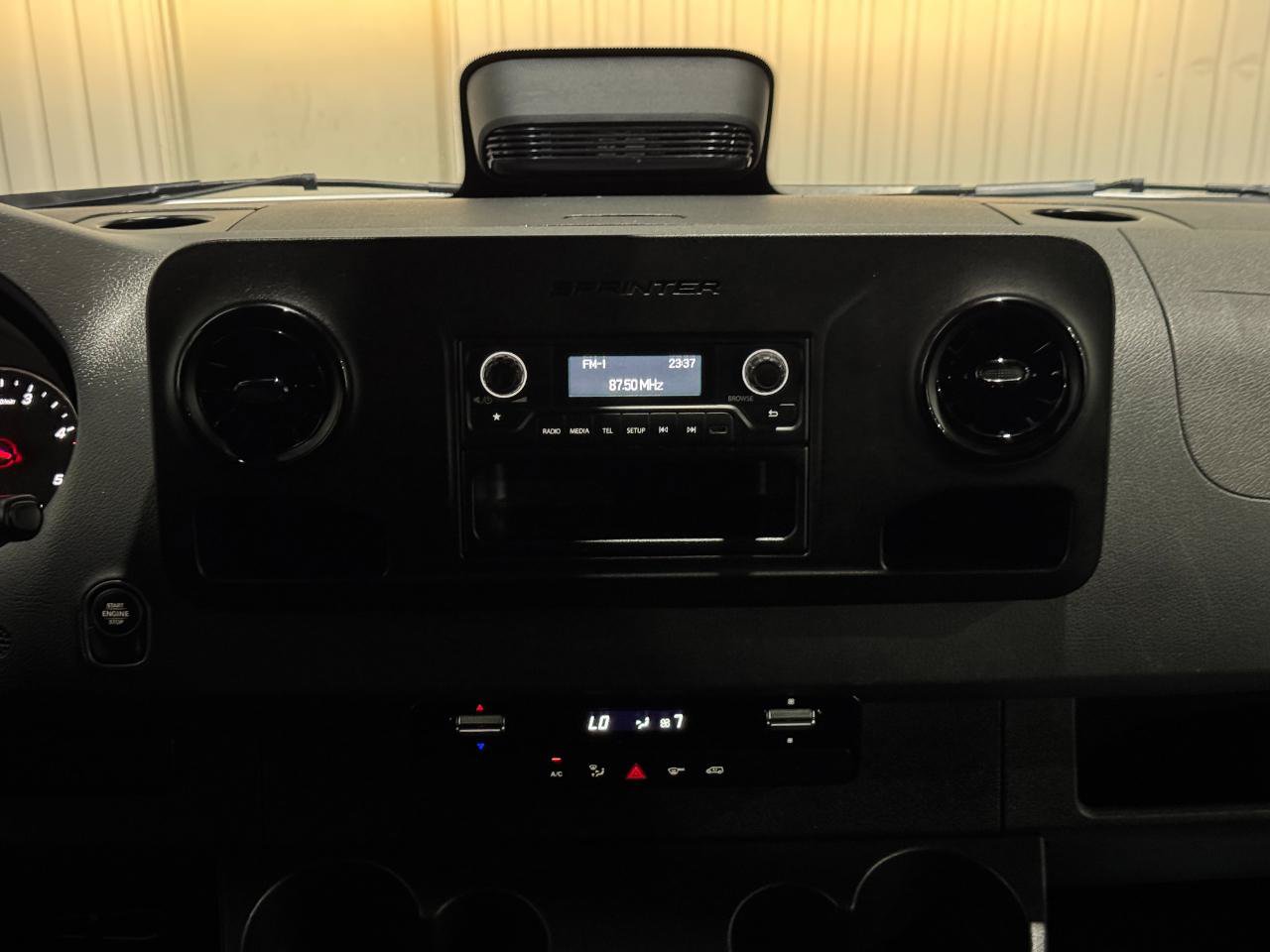 Used 2025 Mercedes-Benz Sprinter 2500 image 14