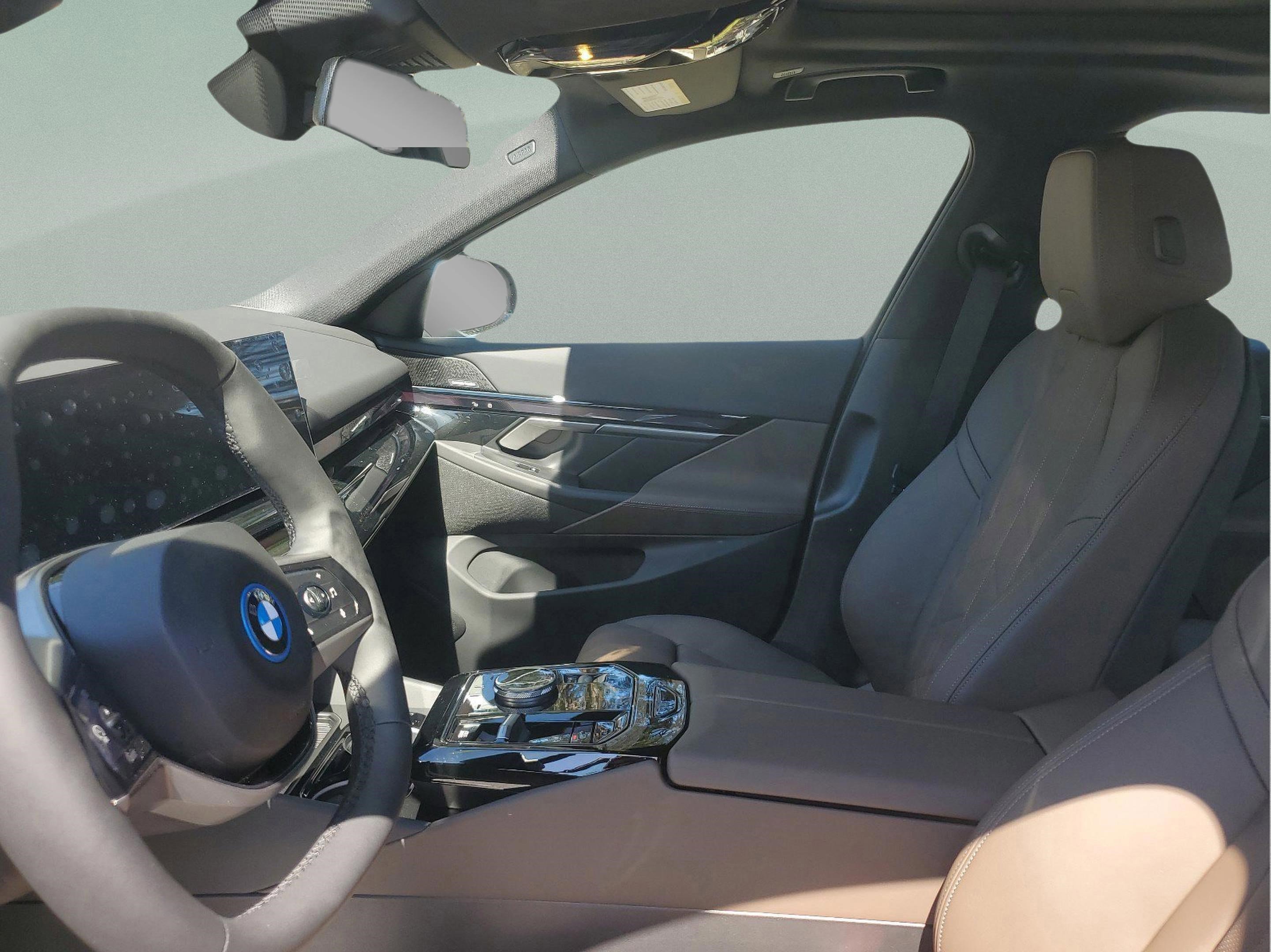 Used 2025 BMW i5 eDrive40i w/ Premium Package image 21