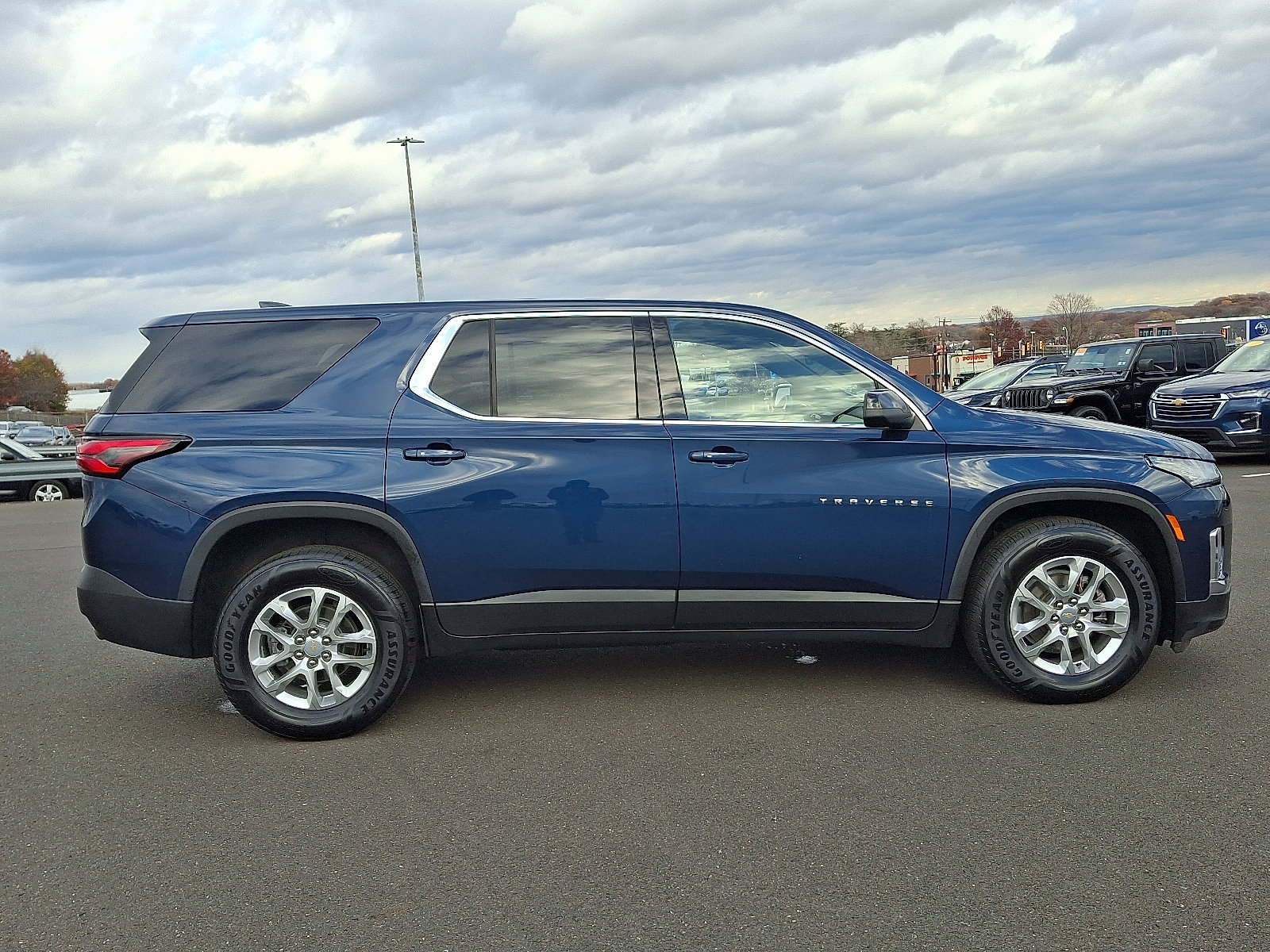 Certified 2023 Chevrolet Traverse LS image 7