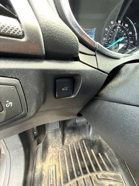 Used 2017 Ford Fusion SE w/ Fusion SE Technology Package FWD image 13