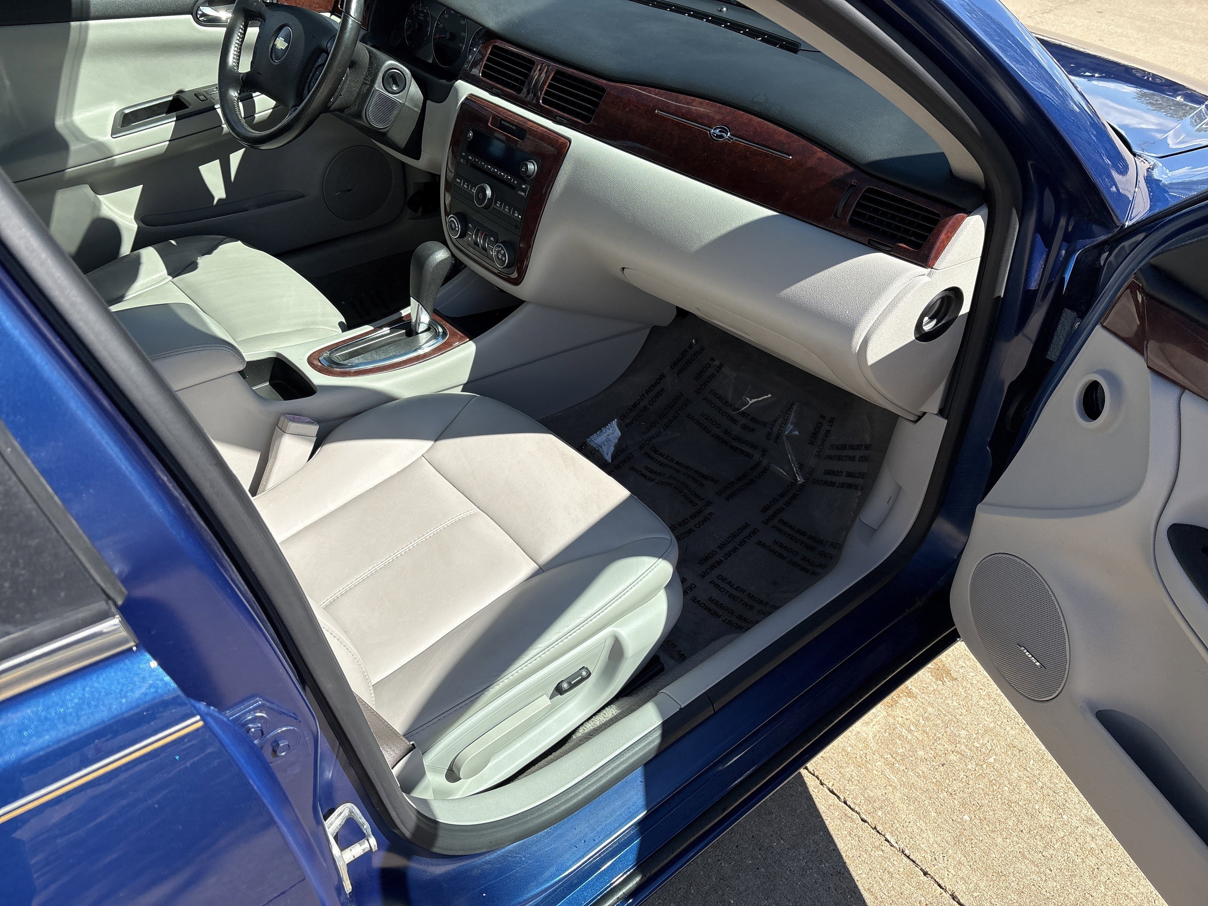 Used 2006 Chevrolet Impala LTZ FWD image 19