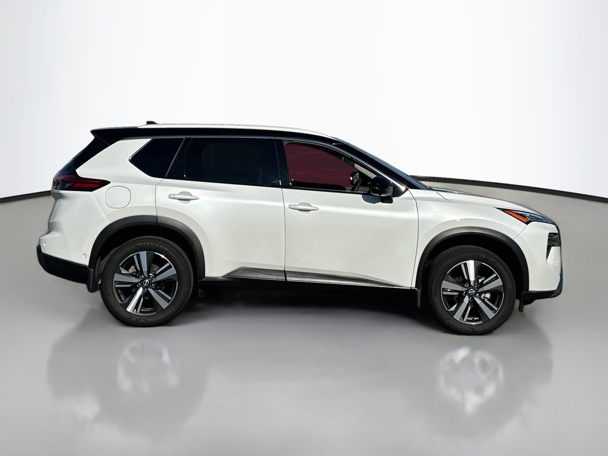 Used 2025 Nissan Rogue SL w/ SL Premium Package AWD/4WD image 8